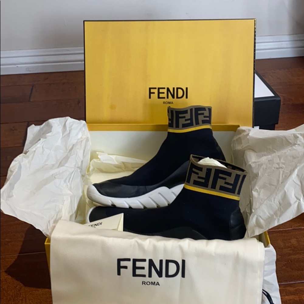 Authentic 100% Fendi Men’s Logo Sock Runner sz8-9